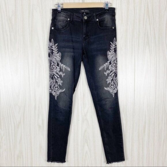 Romeo & Juliet Couture Denim - Romeo + Juliet | Black Frayed Hem Embroidered Skinny Jeggings Size Small